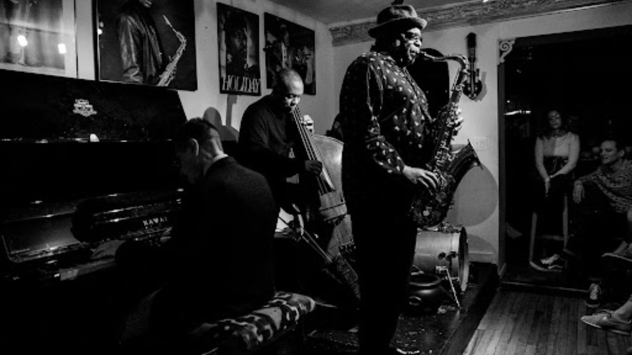 An image showing artists performing live at Bill’s Place